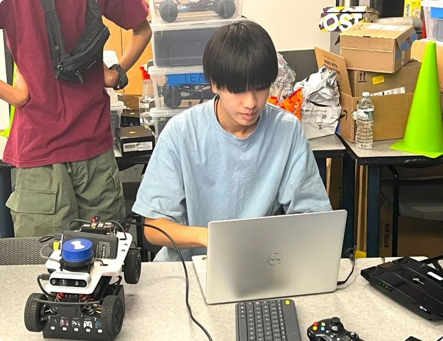 初心者も経験者も成長を実感できる、実践型プログラミング。